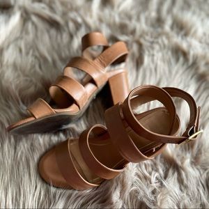 Vionic Blaire tan/gold size 7 sandals